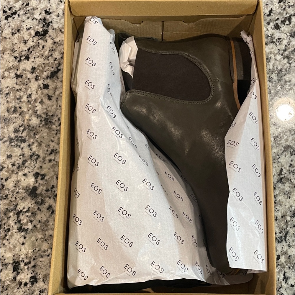 NEW EOS Khaki Leather Ankle Boots